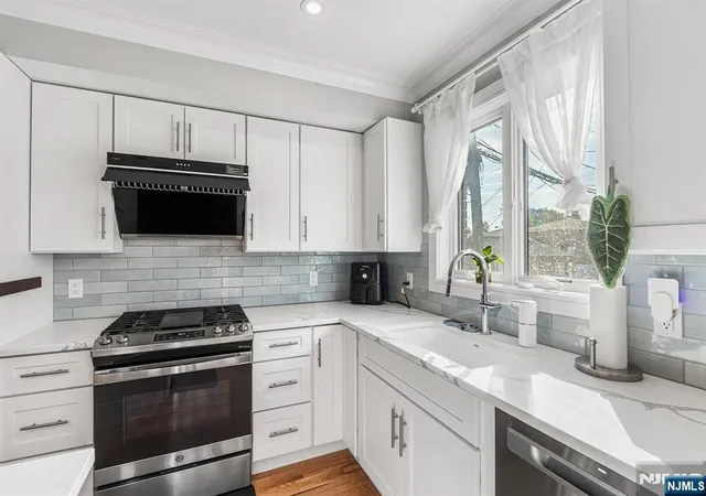 Photo 3 of Townhouse for sale at 305 8Th St #1, Fairview, NJ 07022 | MLS# 26029318 | Listing updated on 2026-09-12