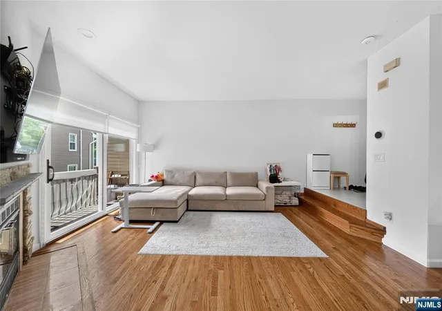 Photo 3 of Sale Pending at 516 Windsor Dr, Palisades Park, NJ 07650 | MLS# 26029326 | Listing updated on 2026-08-28