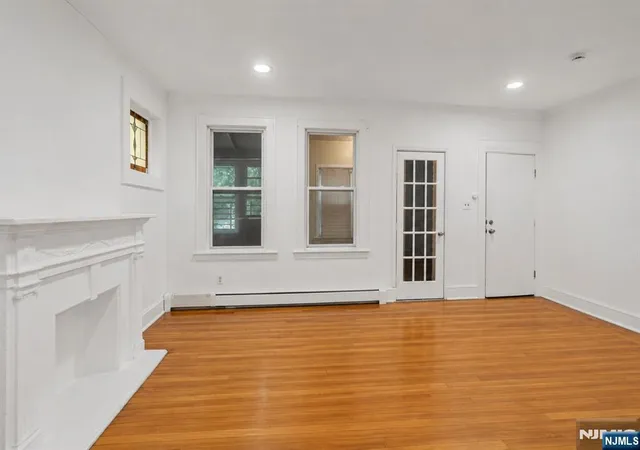 Listing Photo 4 - Condo for sale in building located at 411 S 15th St, Newark, NJ 07103