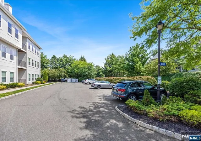 2nd image of 1018 Brittany Dr #1018, Wayne, NJ 07470 | MLS# 26029335