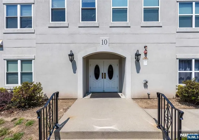 Photo 3 of Sale Pending at 1018 Brittany Dr #1018, Wayne, NJ 07470 | MLS# 26029335 | Listing updated on 2026-08-27