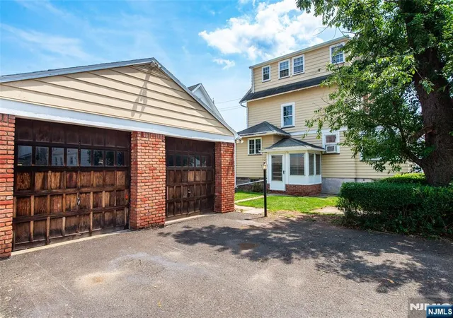 Photo 18 of Sale Pending at 135 Colfax Ave, Roselle Park, NJ 07204 | MLS# 26029372 | Listing updated on 2026-09-01