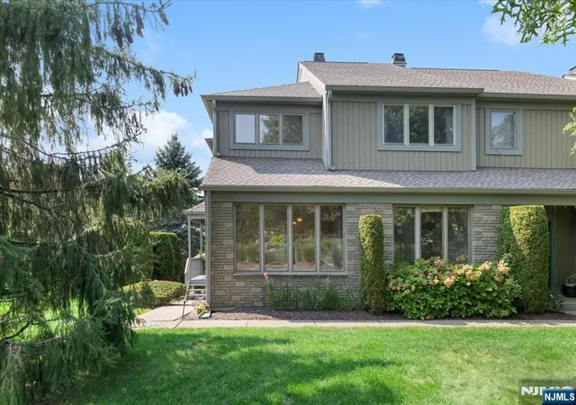 Photo 1 of Sale Pending at 594 Glasmere Rd, Mahwah, NJ 07430 | MLS# 26029376 | Listing updated on 2026-09-04