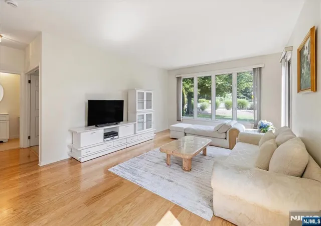 Photo 3 of Sale Pending at 594 Glasmere Rd, Mahwah, NJ 07430 | MLS# 26029376 | Listing updated on 2026-09-04