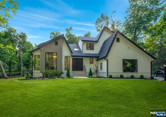 Photo 1 of Sale Pending at 160 Beacon St, Haworth, NJ 07641 | MLS# 26029381 | Listing updated on 2026-09-29