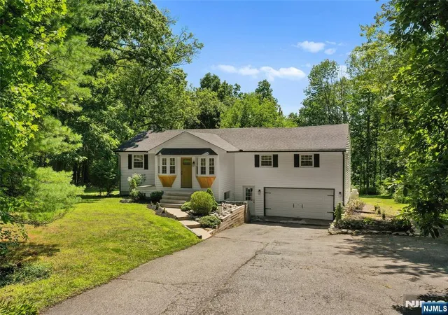 2nd image of 89 Ridge Rd, Branchville, NJ 07826 | MLS# 26029382