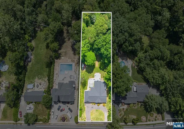 2nd image of 777 Washington Ave, Twp Of Washington, NJ 07676 | MLS# 26029388