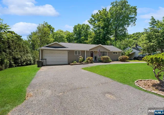 5th image of 777 Washington Ave, Twp Of Washington, NJ 07676 | MLS# 26029388