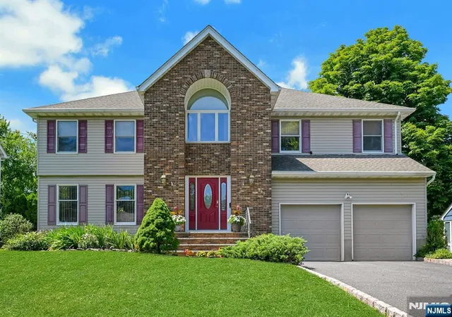 Photo 1 of Sale Pending at 885 Summit Ave, River Edge, NJ 07661 | MLS# 26029405 | Listing updated on 2026-08-22