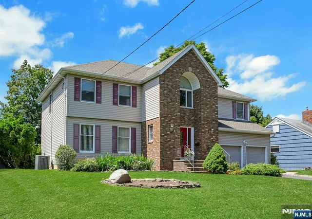 Photo 3 of Sale Pending at 885 Summit Ave, River Edge, NJ 07661 | MLS# 26029405 | Listing updated on 2026-08-22