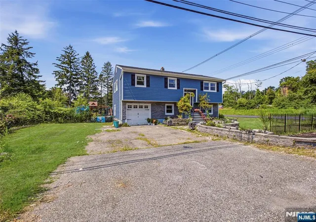 4th image of 2 Scenic Dr, Green, NJ 07821 | MLS# 26029406