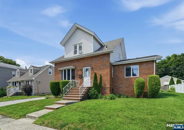 3rd image of 305 Falmouth Ave, Elmwood Park, NJ 07407