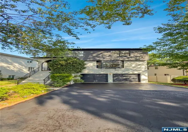 Photo 2 of Single family home for sale at 468 Morse Ave, Ridgefield, NJ 07657 | MLS# 26029435 | Listing updated on 2026-08-23