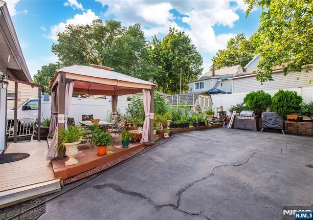 22nd image of 114 Hadley Ave, Clifton, NJ 07011 | MLS# 26029467