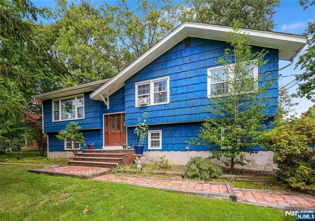Photo 1 of Sale Pending at 1 Gary Ct, Park Ridge, NJ 07656 | MLS# 26029490 | Listing updated on 2026-09-16