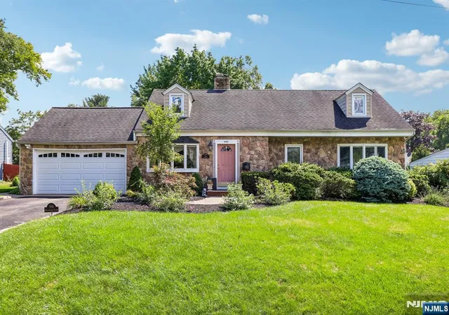 Photo 1 of Sale Pending at 998 Washington Ave, Ho Ho Kus, NJ 07423 | MLS# 26029493 | Listing updated on 2026-09-10