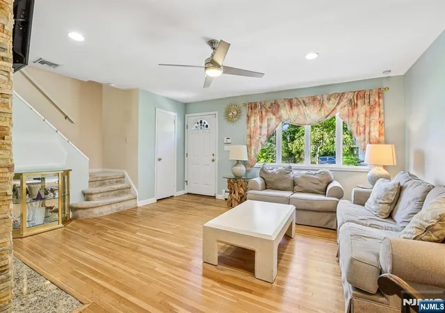 Photo 3 of Sale Pending at 998 Washington Ave, Ho Ho Kus, NJ 07423 | MLS# 26029493 | Listing updated on 2026-09-10
