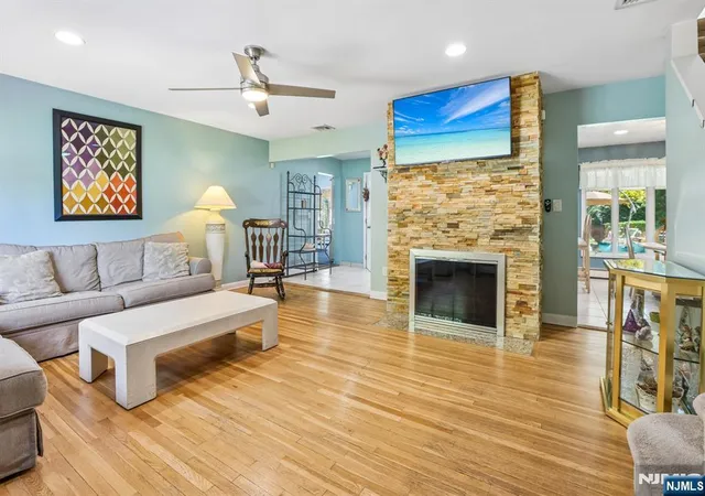 Photo 3 of Sale Pending at 998 Washington Ave, Ho Ho Kus, NJ 07423 | MLS# 26029493 | Listing updated on 2026-09-10