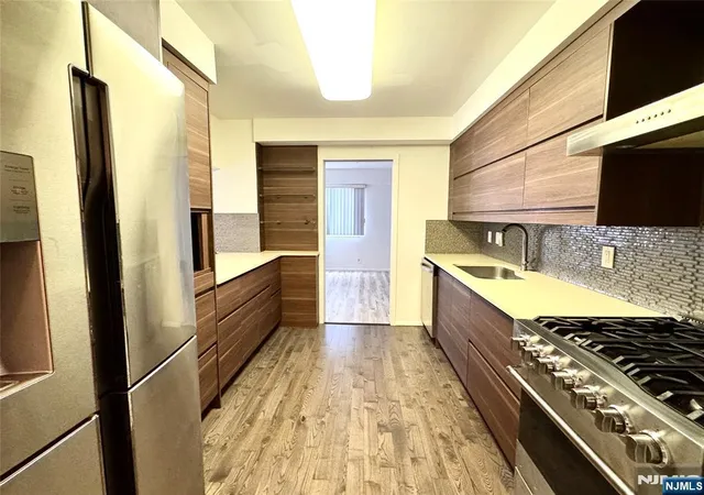 4th image of 2185 Lemoine Ave #4A, Fort Lee, NJ 07024 | MLS# 26029498