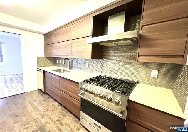 5th image of 2185 Lemoine Ave #4A, Fort Lee, NJ 07024 | MLS# 26029498