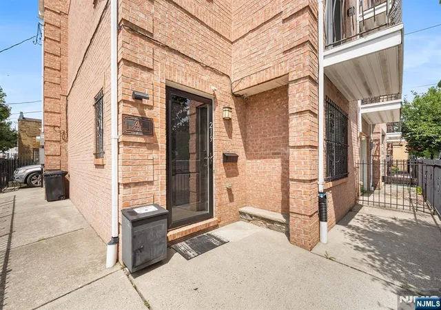 Photo 2 of Sale Pending at 219 Broad St, Newark, NJ 07104 | MLS# 26029499 | Listing updated on 2026-09-17