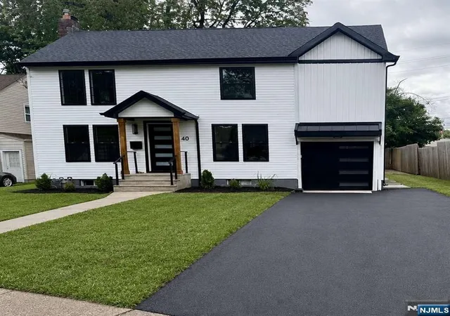 Photo 1 of Single family home for sale at 40 Philips St, Bloomfield, NJ 07003 | MLS# 26029507 | Listing updated on 2026-09-08