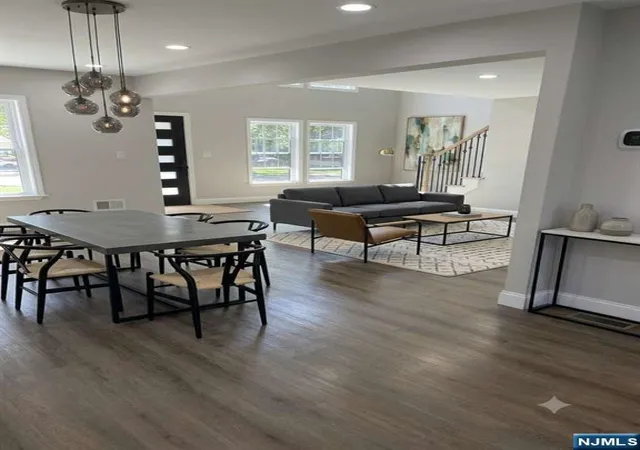 Photo 3 of Single family home for sale at 40 Philips St, Bloomfield, NJ 07003 | MLS# 26029507 | Listing updated on 2026-09-08