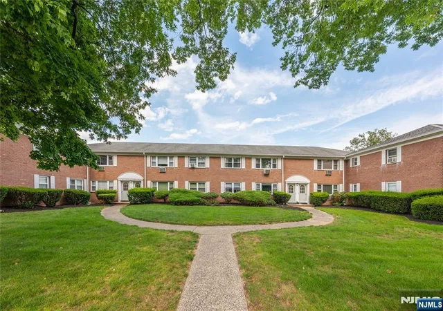 2nd image of 24 Manchester Ct #62, Wayne, NJ 07470 | MLS# 26029519