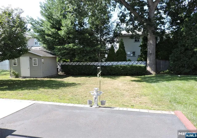 2nd image of 15 Main Ave, Elmwood Park, NJ 07407