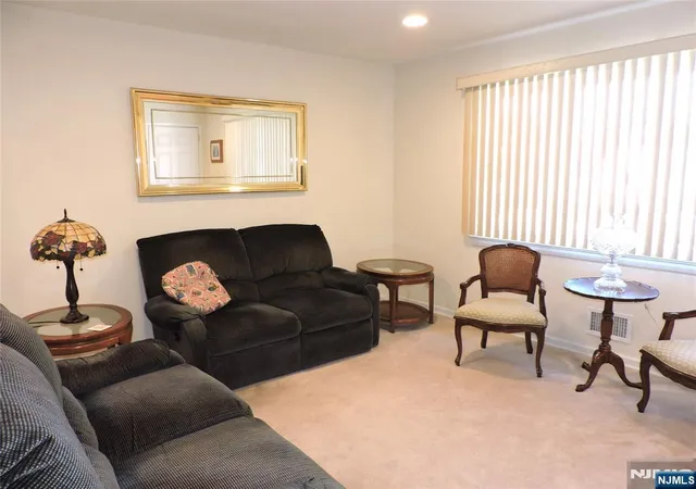 5th image of 15 Main Ave, Elmwood Park, NJ 07756