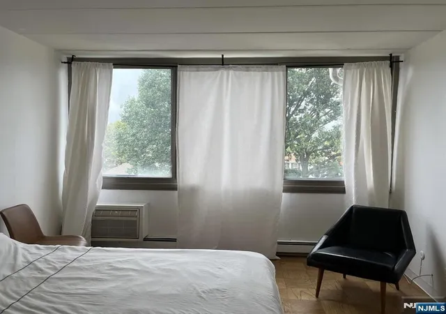 Photo 4 of Condo for sale at 515 Anderson Ave #6J, Cliffside Park, NJ 07010 | MLS# 26029535 | Listing updated on 2026-08-16
