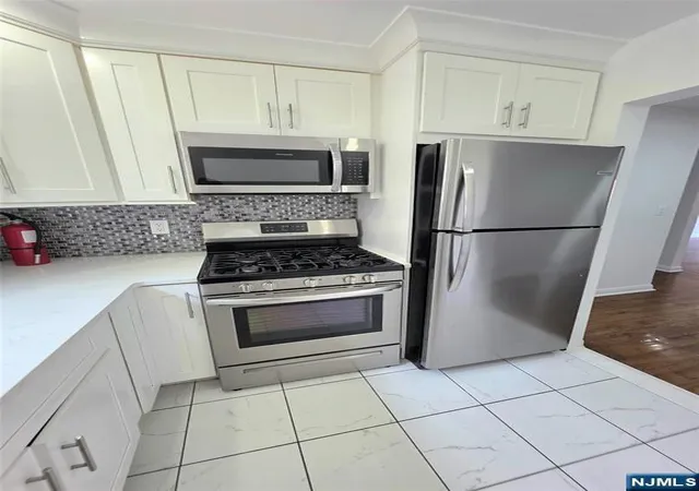 5th image of 2165C N Central Rd #C, Fort Lee, NJ 07024 | MLS# 26029536