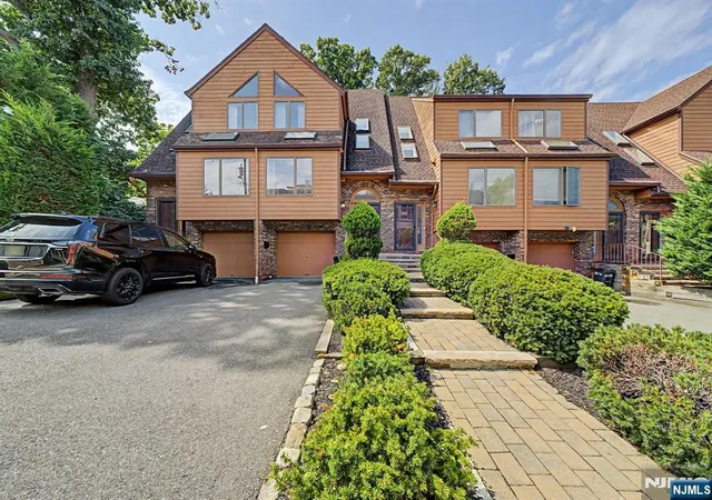 1st image of 486 West St, Fort Lee, NJ 07024 | MLS# 26029538