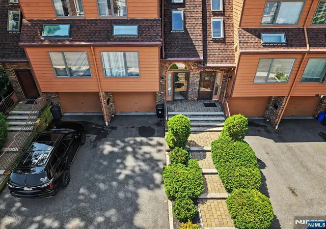 32nd image of 486 West St, Fort Lee, NJ 07024 | MLS# 26029538