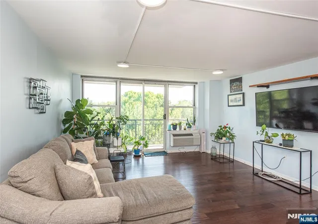 2nd image of 300 Main St #707, Little Falls, NJ 07424 | MLS# 26029542
