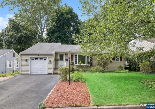 Photo 1 of Sale Pending at 161 Dyer Ave, Emerson, NJ 07630 | MLS# 26029557 | Listing updated on 2026-09-18