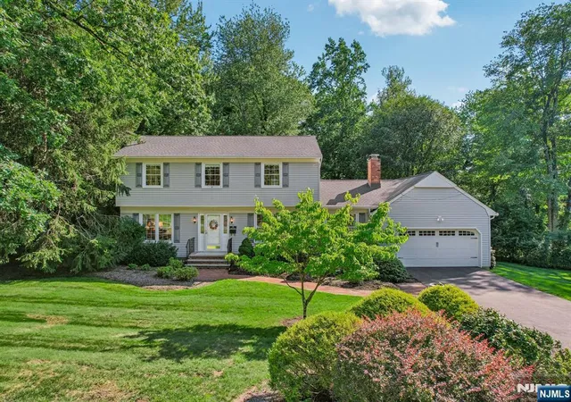 Photo 2 of Sale Pending at 30 Arlton Ave, Allendale, NJ 07401 | MLS# 26029561 | Listing updated on 2026-08-14