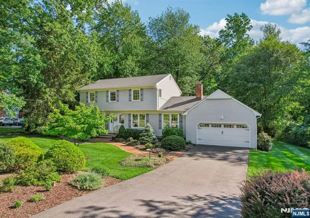 Photo 3 of Sale Pending at 30 Arlton Ave, Allendale, NJ 07401 | MLS# 26029561 | Listing updated on 2026-08-14