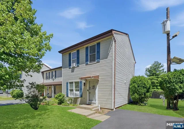 Photo 2 of Sale Pending at 312 Littleton Ave #804, Newark, NJ 07103 | MLS# 26029576 | Listing updated on 2026-08-25