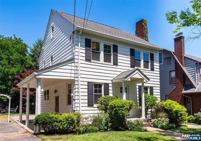 Photo 2 of Sale Pending at 115 Overlook Ter, Bloomfield, NJ 07003 | MLS# 26029615 | Listing updated on 2026-09-03