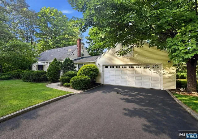 1st image of 783 Sunset Ter, Franklin Lakes, NJ 07417 | MLS# 26029616