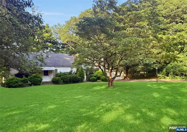 2nd image of 783 Sunset Ter, Franklin Lakes, NJ 07417 | MLS# 26029616