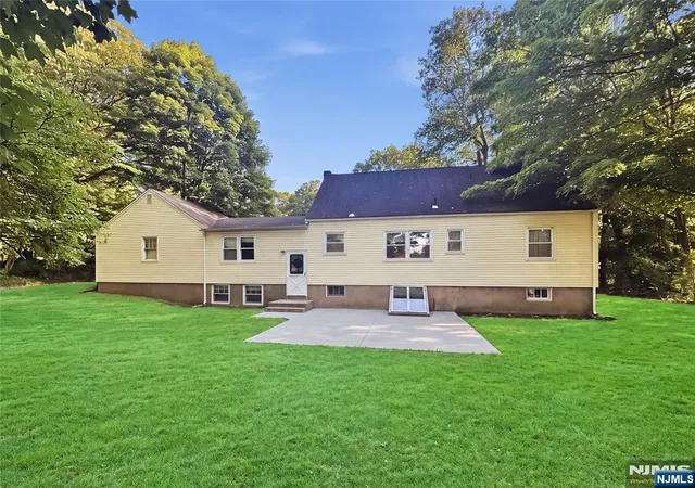 3rd image of 783 Sunset Ter, Franklin Lakes, NJ 07417 | MLS# 26029616