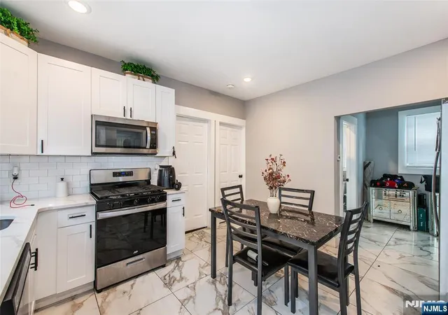 Listing Photo 5 - Condo for sale in building located at 22 Comfort Pl, Clifton, NJ 07011