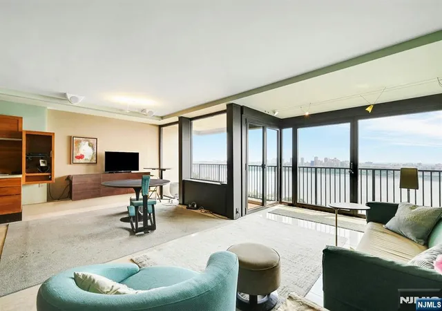 Photo 3 of Condo for sale at 3 Horizon Rd #1033, Fort Lee, NJ 07024 | MLS# 26029654 | Listing updated on 2026-08-24