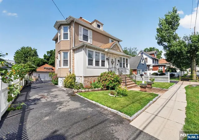 Photo 2 of Single family home for sale at 30 Elm St, Ridgefield Park, NJ 07660 | MLS# 26029657 | Listing updated on 2026-09-13