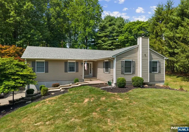 Photo 3 of House for sale at 191 Ellis Rd, Holland, NJ 08848 | MLS# 26029659 | Listing updated on 2026-08-26