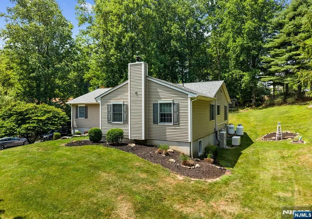 Photo 4 of House for sale at 191 Ellis Rd, Holland, NJ 08848 | MLS# 26029659 | Listing updated on 2026-08-26
