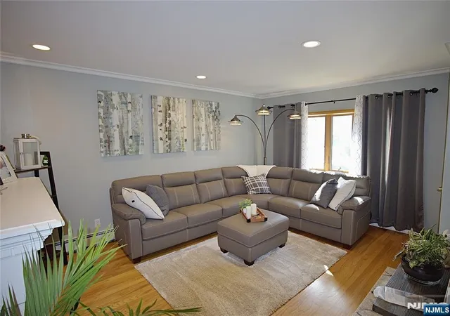 4th image of 226 Irving Pl, Lyndhurst, NJ 07071 | MLS# 26029663