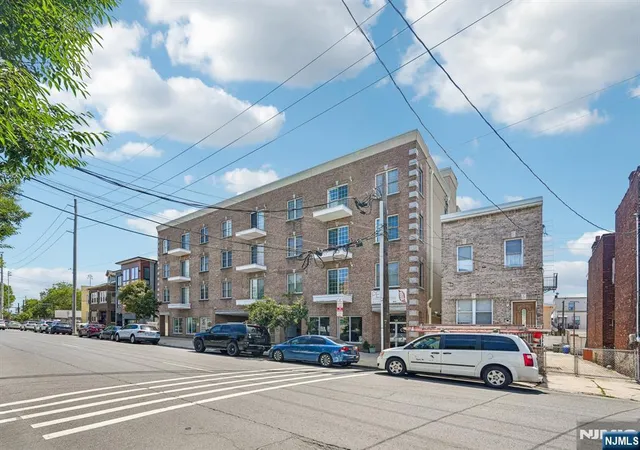 Listing Photo 5 - Condo for sale in building located at 411-419 Chestnut, Newark, NJ 07105 - Unit #3 B